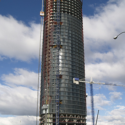Torre Sacyr Vallehermoso by Cesar Serrano