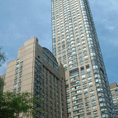 Bristol Plaza Apartments by Paul Cucuzza
