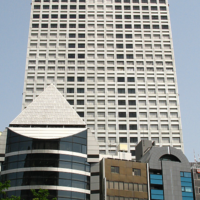 KDDI Building by Kevin Hemphill