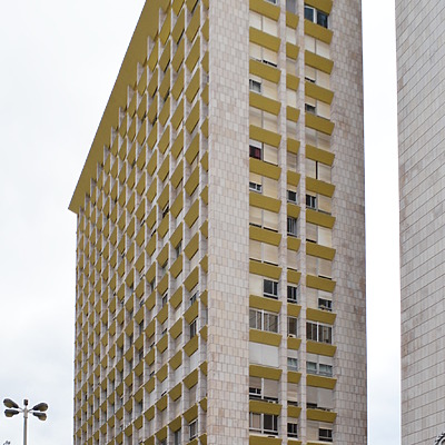 Edifício Aviz by Huopa