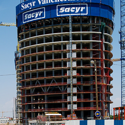 Torre Sacyr Vallehermoso by Cesar Serrano