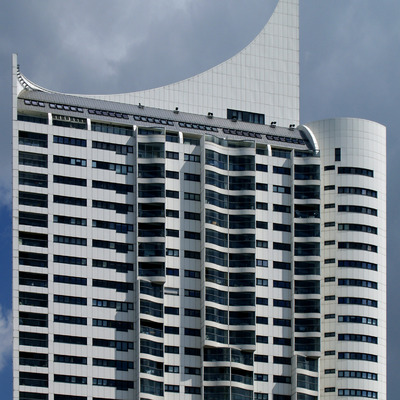 Hochhaus Neue Donau by Cesar Serrano