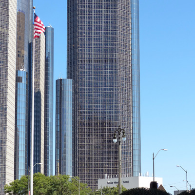 Renaissance Center 400 Tower by Nate Lindsey
