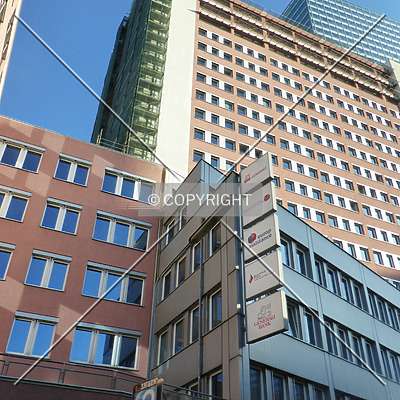 Kratochwjlestrasse 4 by Nephilim
