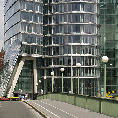 Uniqa Tower by Cesar Serrano