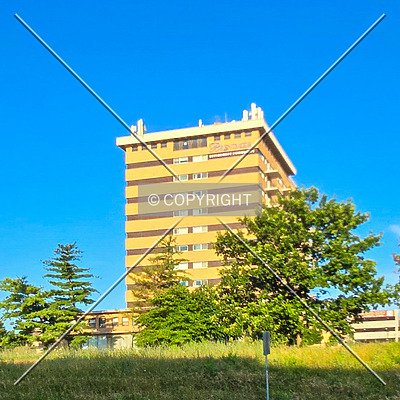 Brentmoor Apartments by Ryan Hildebrand