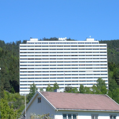Høyblokken Solås by Kjetil Balog