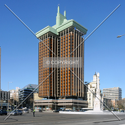 Torre Colón by Jorge Molina
