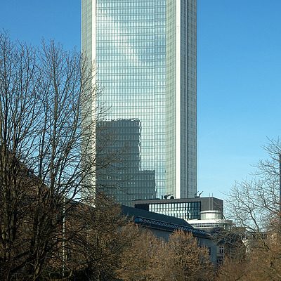 Trianon by David Guija