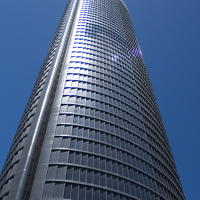 Torre Sacyr Vallehermoso by Cesar Serrano
