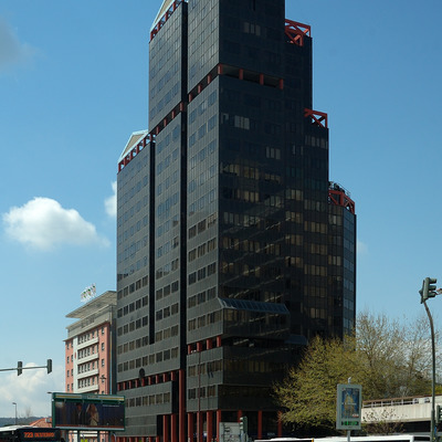 Edificio Satélite by David Guija