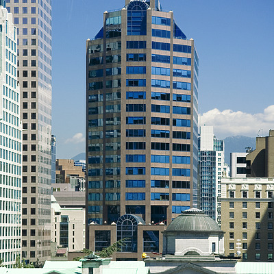 HSBC Building by Pavel Toczynski