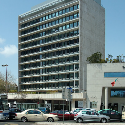 Avenida Engenheiro Duarte Pacheco, 26 by David Guija