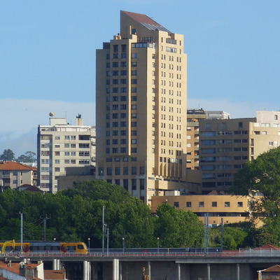Edificio Douro by Robin Spetz