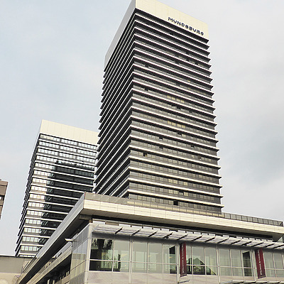 Mundsburg Turm I by Der Hamburger