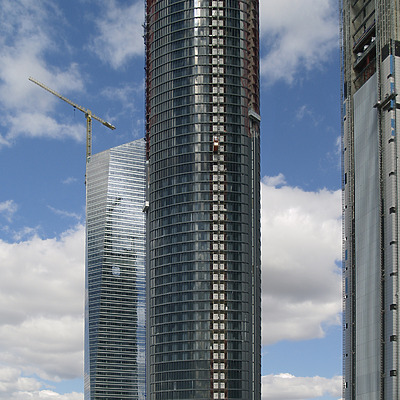 Torre Sacyr Vallehermoso by Cesar Serrano