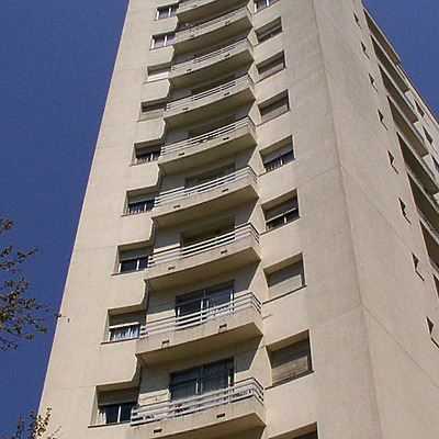 Edificio 14 de Mayo by Daniel Kieckhefer