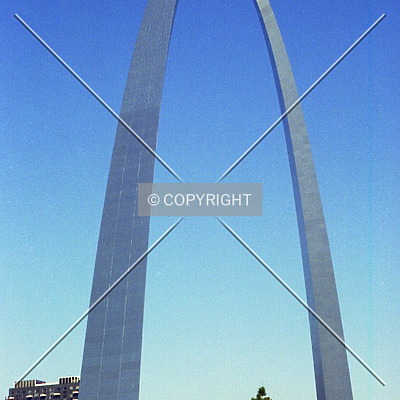 Gateway Arch by Dwayne Pounds