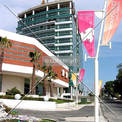 Corporativo Triángulo las Ánimas by Luis Ibáñez
