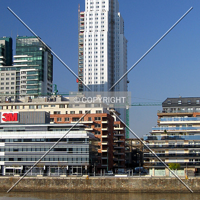 Torre Renoir 1 by Maximiliano Buono