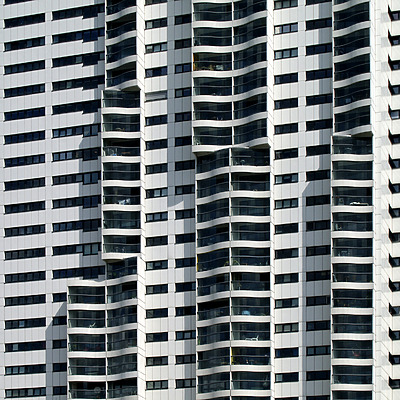 Hochhaus Neue Donau by Cesar Serrano