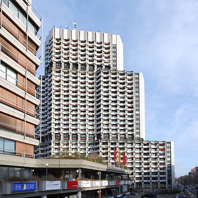 Appartment-Hochhaus am Collini-Center by Huopa