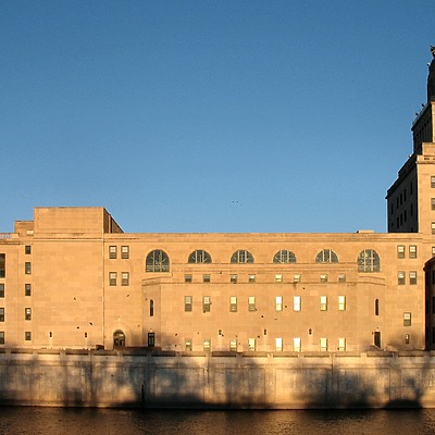 Veterans Memorial Building by James Peacock