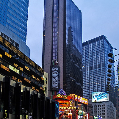 Crowne Plaza Hotel by Cesar Serrano