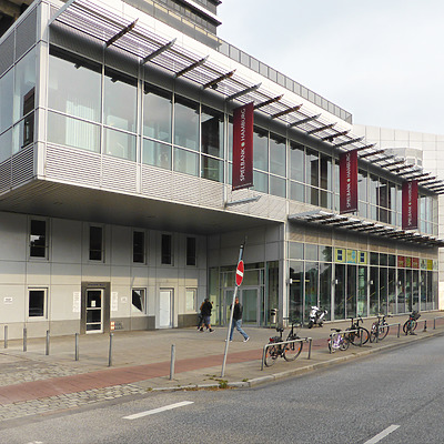 Mundsburg Turm I by Der Hamburger