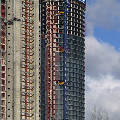 Torre Sacyr Vallehermoso by Cesar Serrano