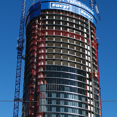 Torre Sacyr Vallehermoso by Cesar Serrano