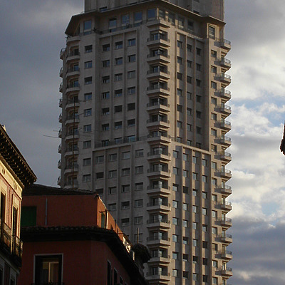 Torre de Madrid by Cesar Serrano