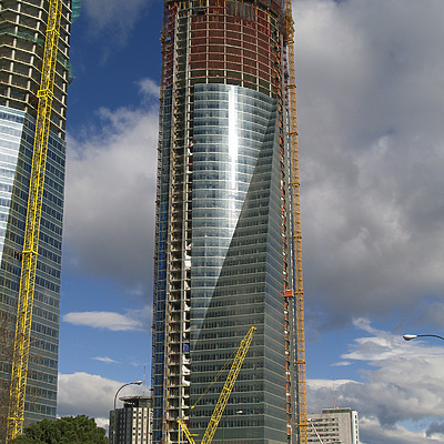 Torre Espacio by Cesar Serrano