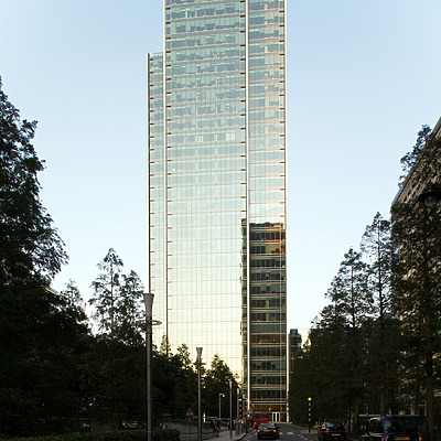 10 Upper Bank Street by Pavel Toczynski