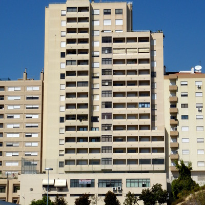 Edifício Varandas do Rio by Robin Spetz