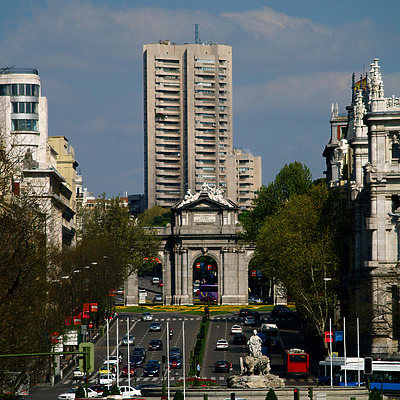Torre de Valencia by Cesar Serrano