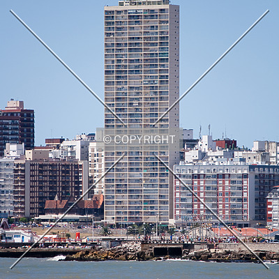 Edificio Demetrio Eliades by Maximiliano Buono