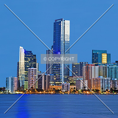 Four Seasons Hotel & Tower by Jorge Molina