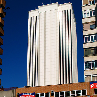 Torre Picasso by Cesar Serrano