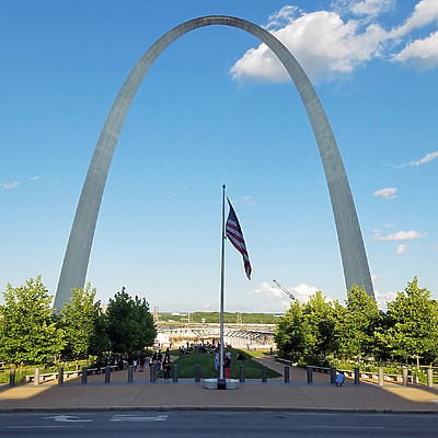 Gateway Arch by Ryan Hildebrand