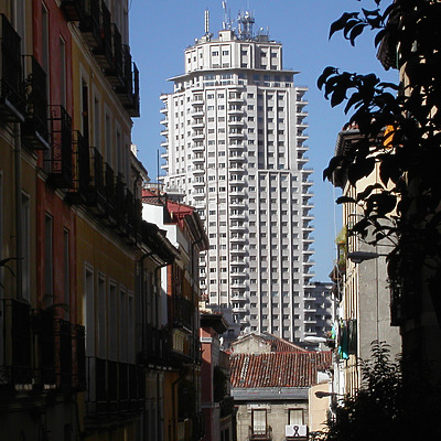 Torre de Madrid by Cesar Serrano