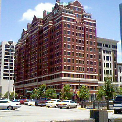 Sundance West Apartments by Forthwortharchitecture