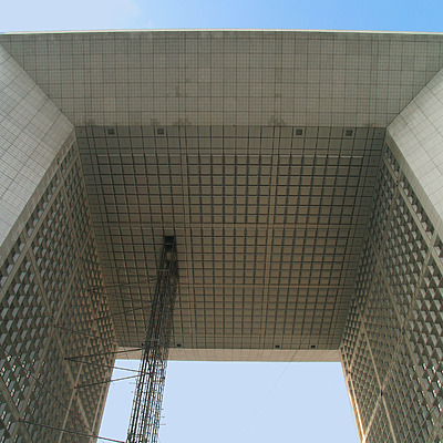 La Grande Arche by Cesar Serrano