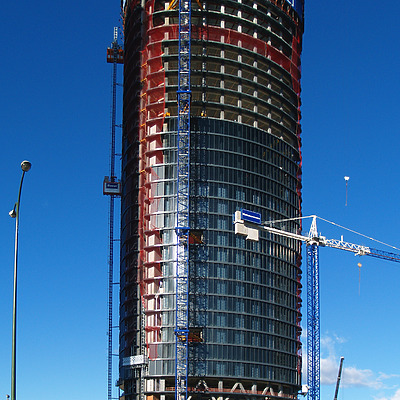 Torre Sacyr Vallehermoso by Cesar Serrano