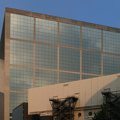 La Grande Arche by Cesar Serrano