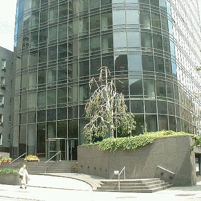 Solow Tower Apartments by Paul Cucuzza