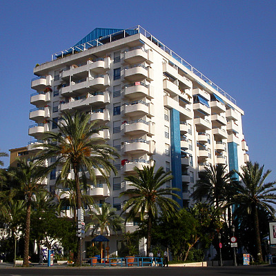Edificio Torremarina by Cesar Serrano
