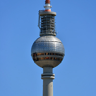 Berliner Fernsehturm by John W. Cahill