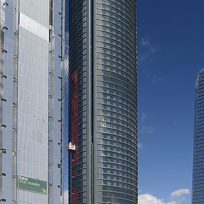 Torre Sacyr Vallehermoso by Cesar Serrano