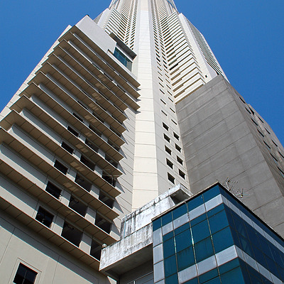 Baiyoke Tower II by John Bek